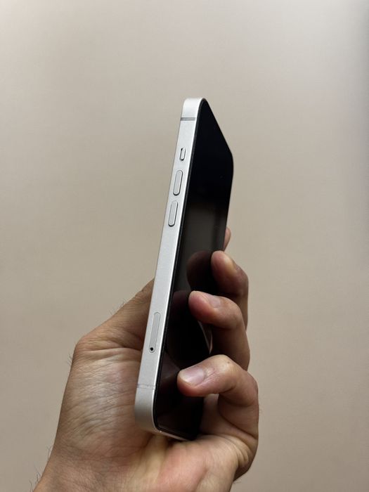 Iphone 13. 256гб. АКБ 100%. 10/10