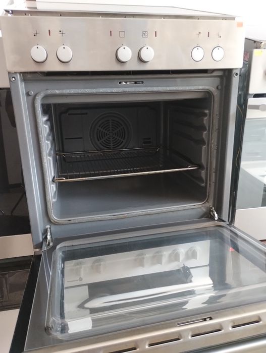 Фурна с стъклокерамичен плот SIEMENS Пиролиза