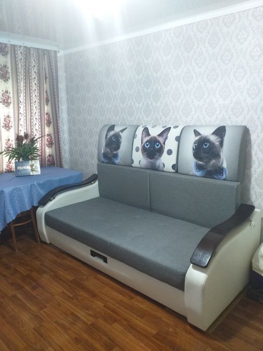 Продам срочно раздвижной диван.