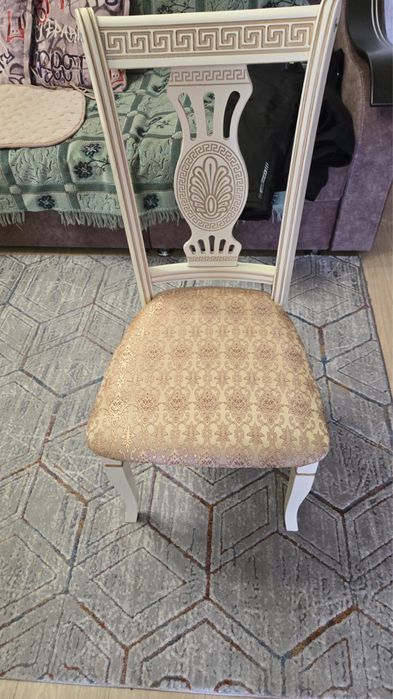 Продам стол и стулья