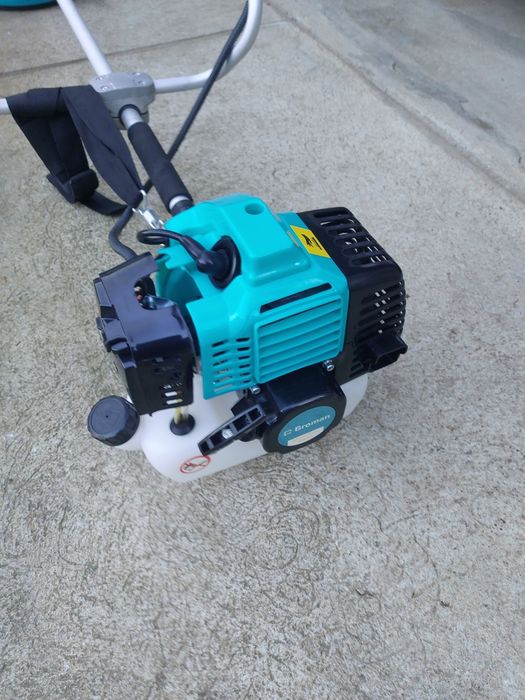 Trimmer NOU cu fir pe benzina