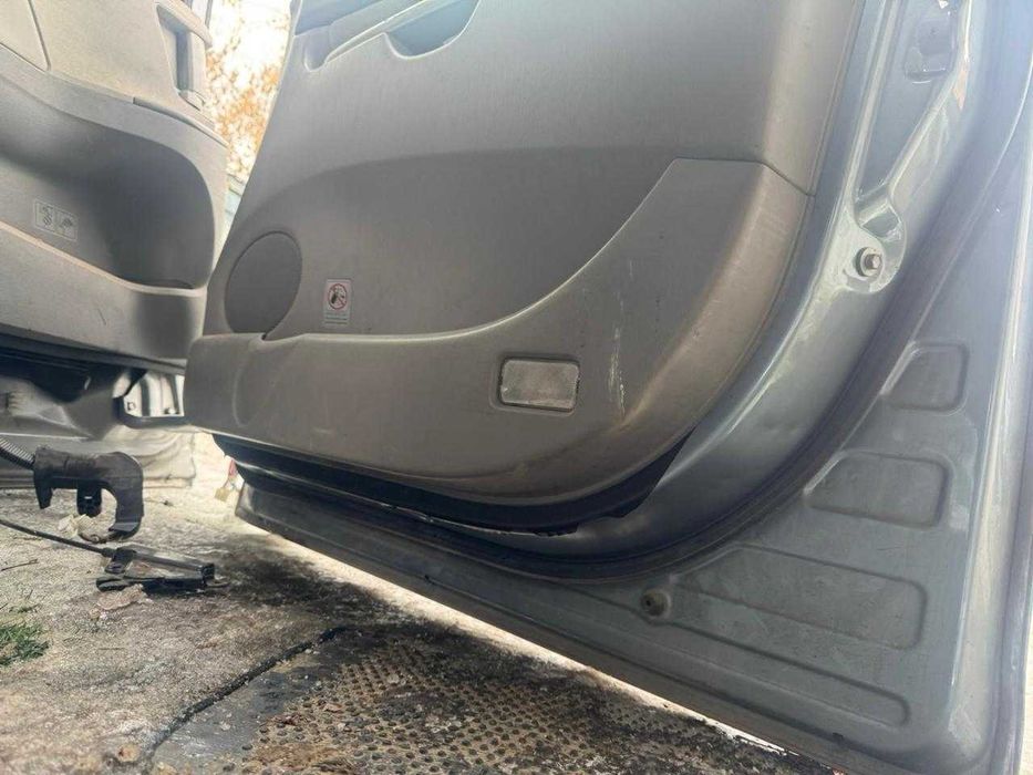 Двери Toyota Sienna