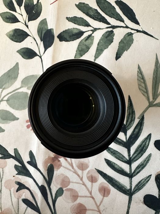 Vand 85mm f2 IS STM -Canon