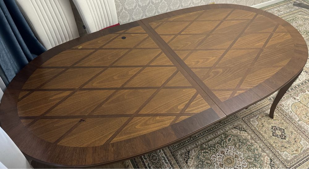 Стол для гостиной