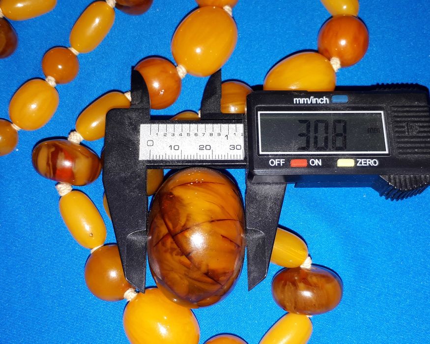 Стара кехлибарена / бакелитена огърлица гердан кехлибар/бакелит 193 гр