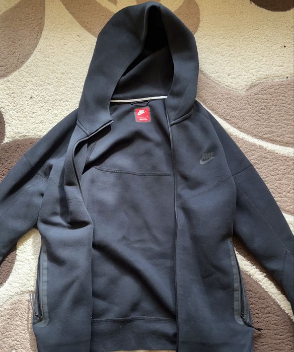 Hanorac Nike Tech Fleece Barbati Marimea S in conditii bune