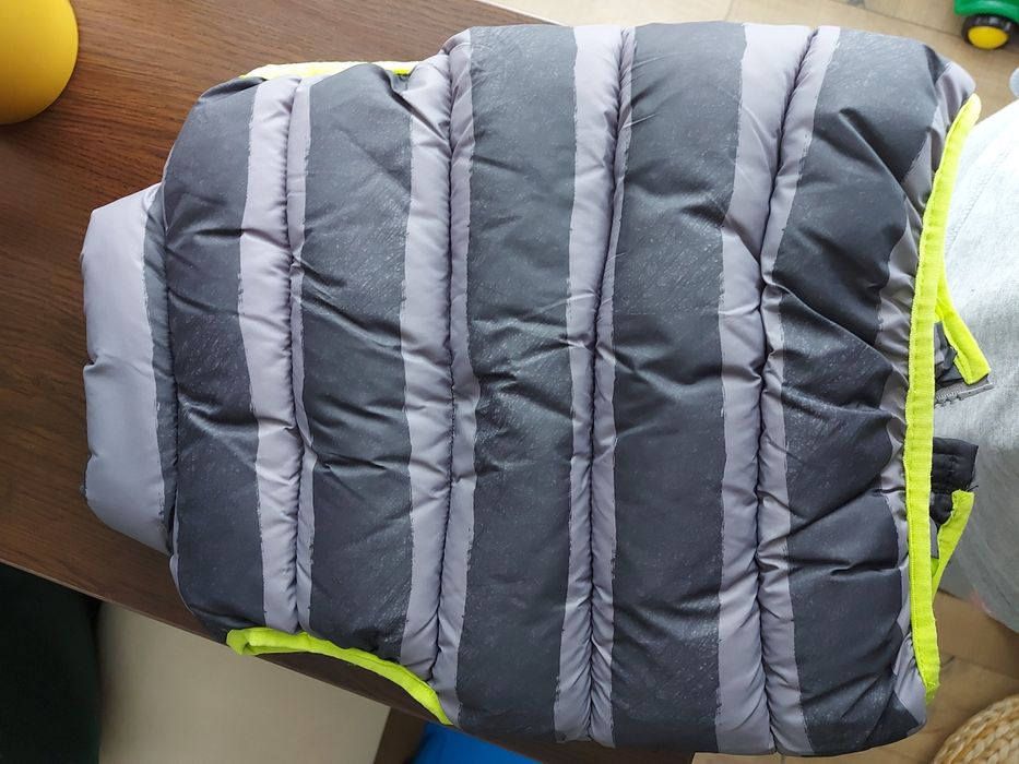 Vand vesta noua marimea 80