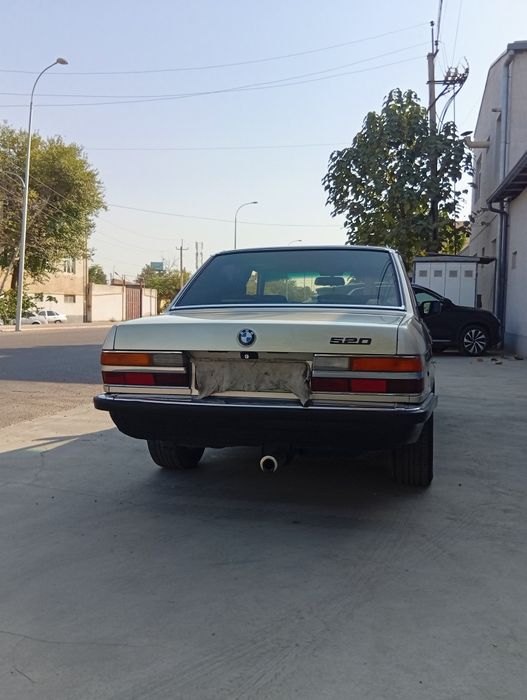 Bmw машина 520 продается
