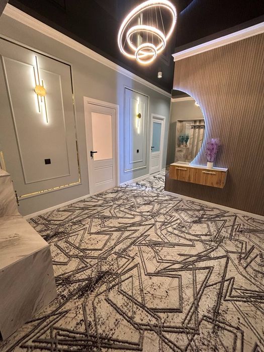 Sharq bozorca tomonda 3 xonali uy sotiladi