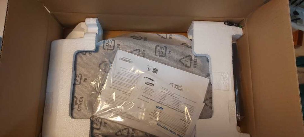 Blu-ray 3D плеер Samsung BD-E5500/RU (новый, в упаковке)