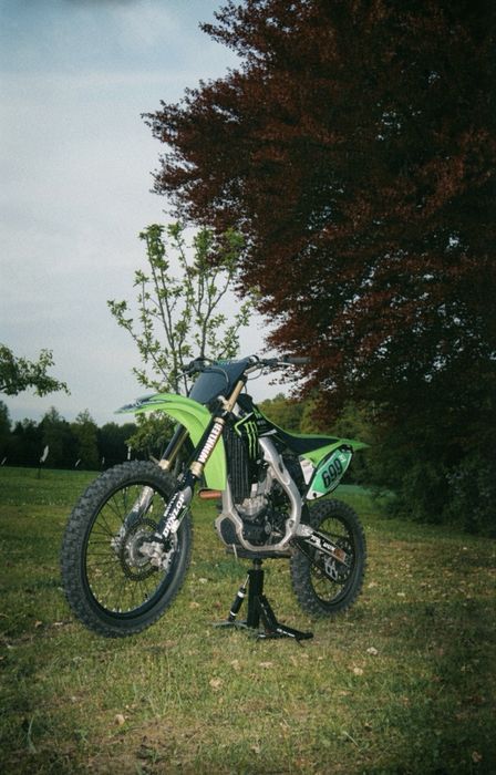 Vând kavasaki  de 250