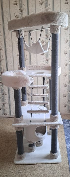 Дома-когтеточки. Высота домика 2.0метра