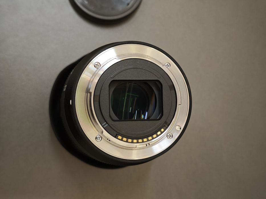 Объектив Sony E 16-55mm f 2.8G для APS-C