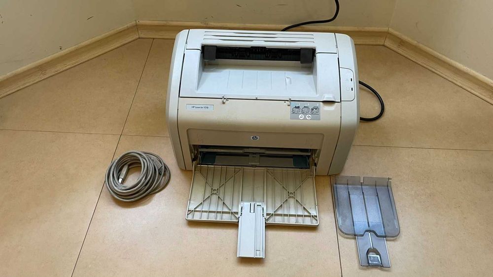 HP Laser Jet 1018 - Принтер