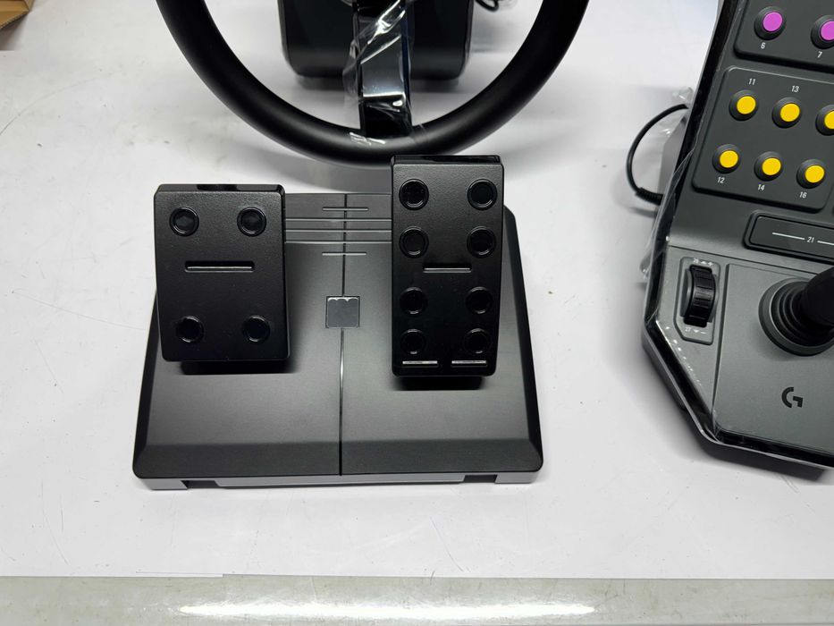 Гейминг комплектът Logitech G Heavy Equipment Bundle