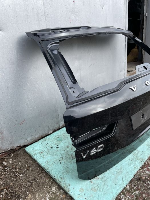 Заден капак багажник за Volvo V60 B4 Kombi Волно В60 Б4  2022г- 2бр