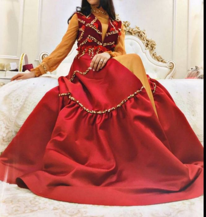 Продается ансамбль платье