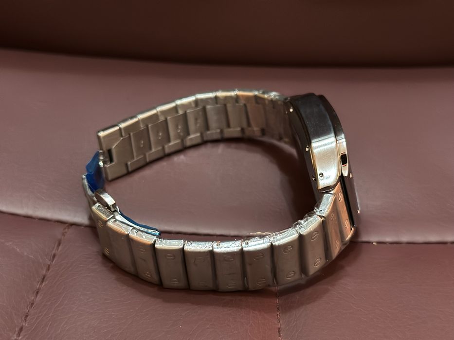 Нов Часовник Cartier Santos XL в Сив цвят