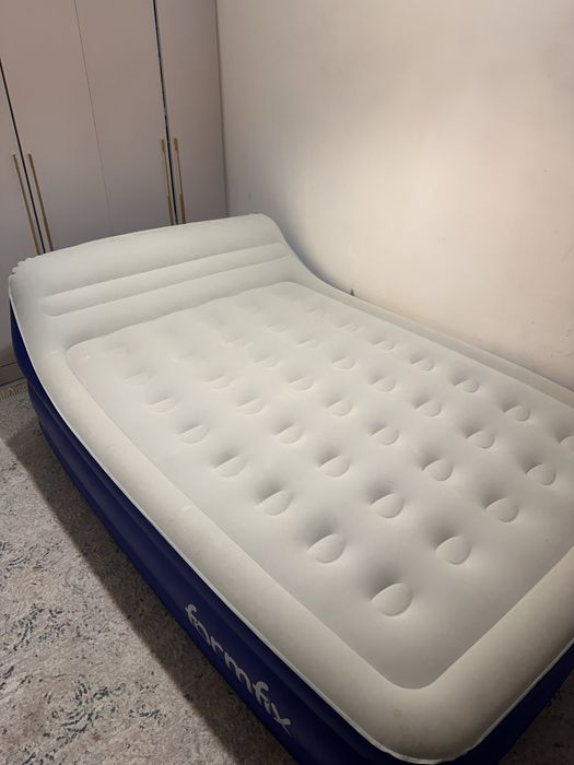 Кровать для спальни