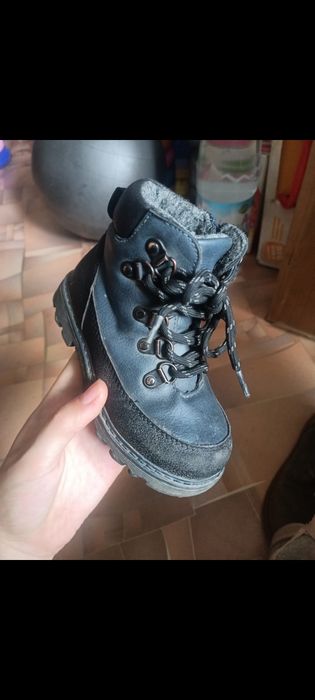 Продам детскую обувь