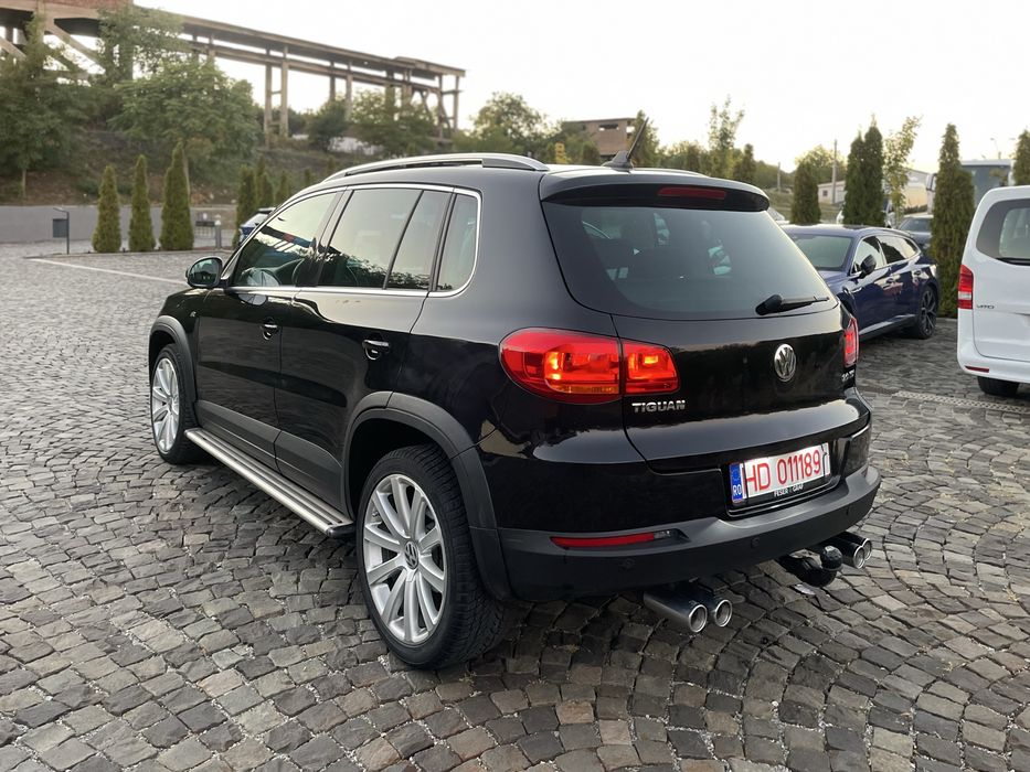 VW TIGUAN 2.0 tdi 4X4 editia R-line carte service euro 5 pretul se afla in descriere