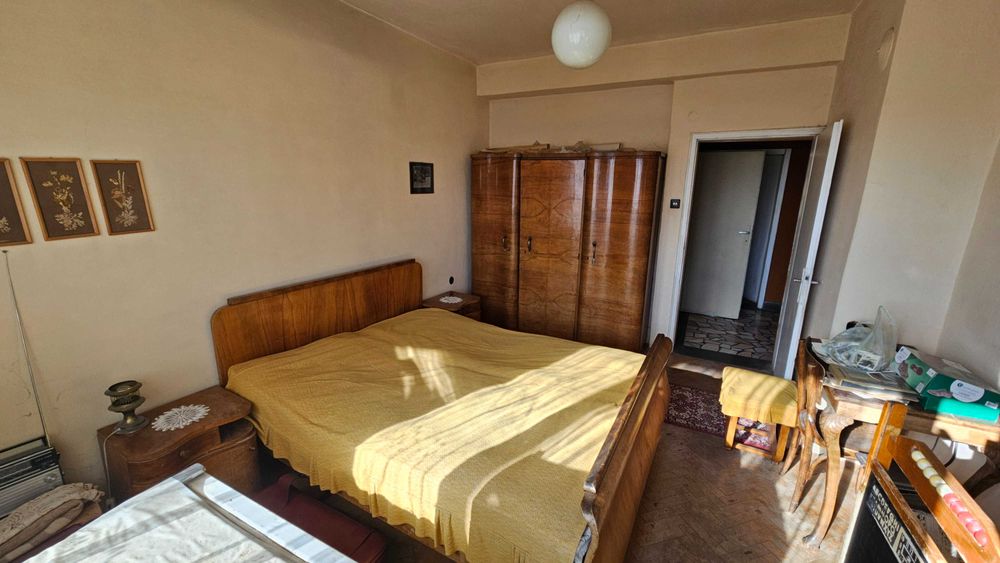 Продава се Тристаен апартамент в Разград, Център - 86 кв.м за 1280 €/кв.м - Снимка #1