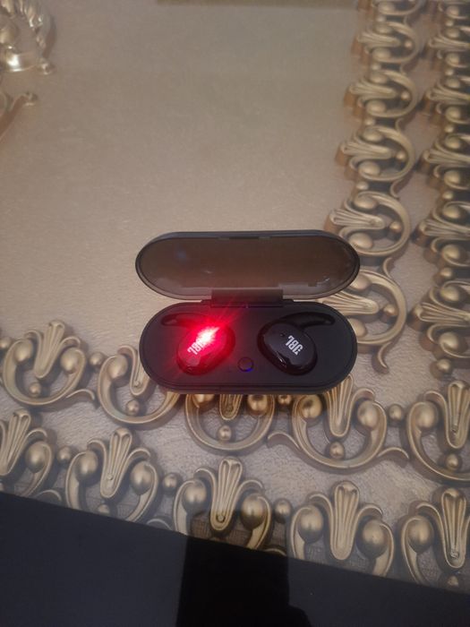 Беспроводные наушники airpods