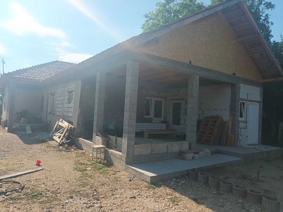 Vând casă în Abrămuț