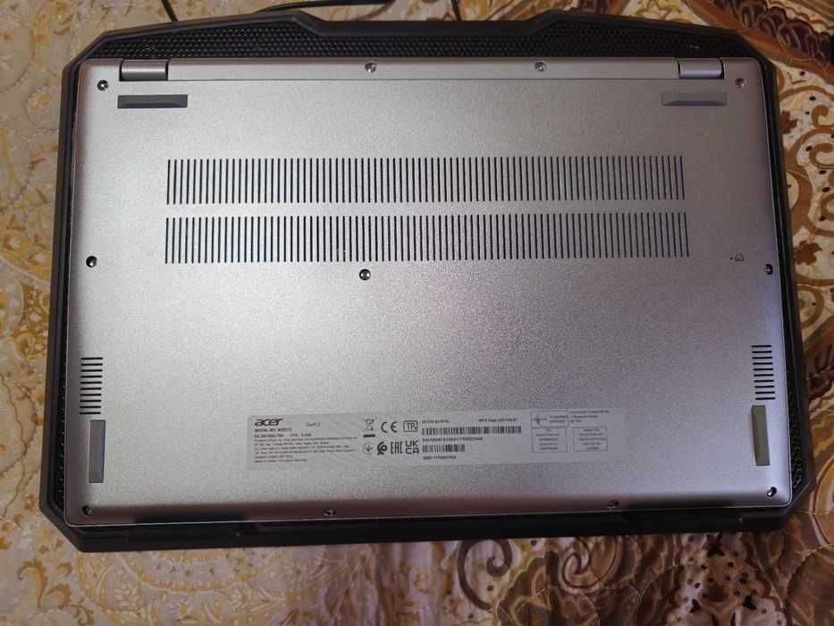 Laptop ACER Swift 3. APROAPE NOU cu incarcator inclus.