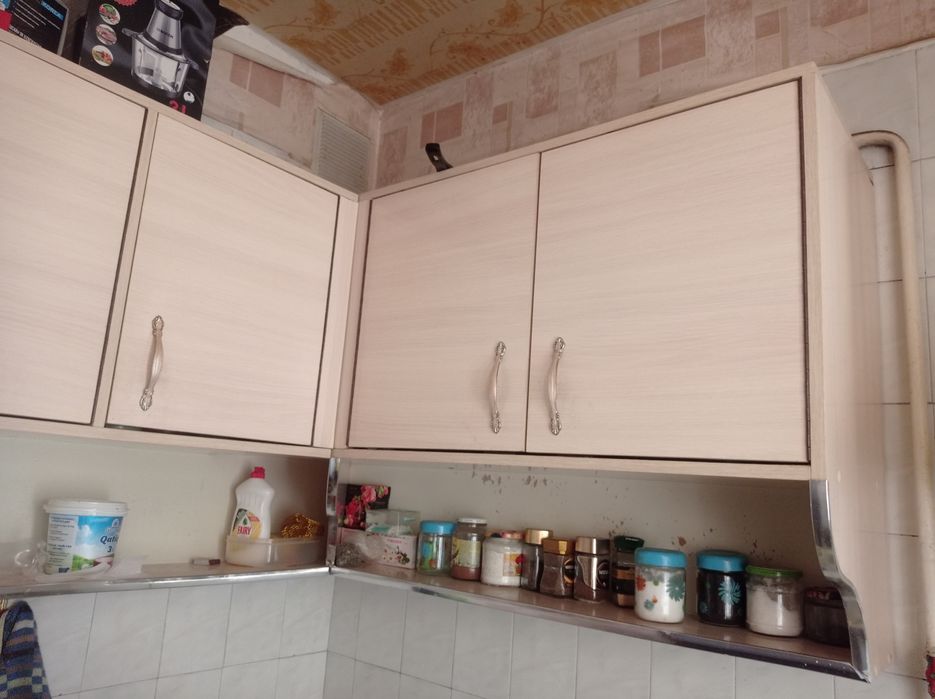 Oshxona mebeli sotiladi