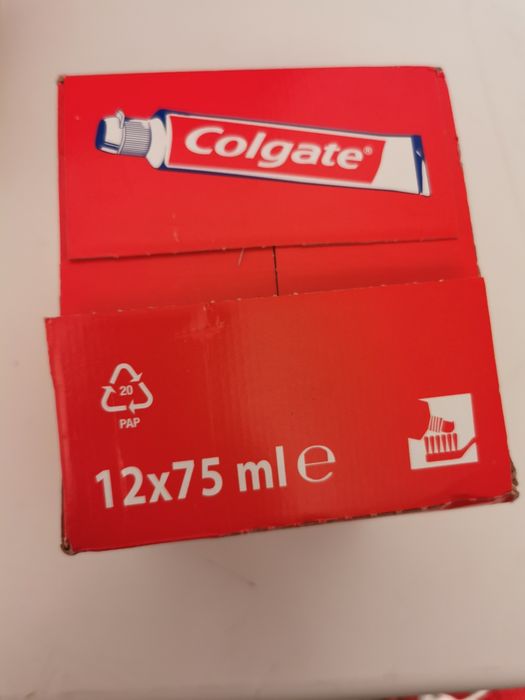 Pasta de dinți colgate