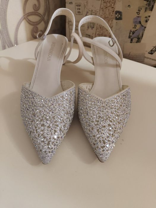 Босоножки женские