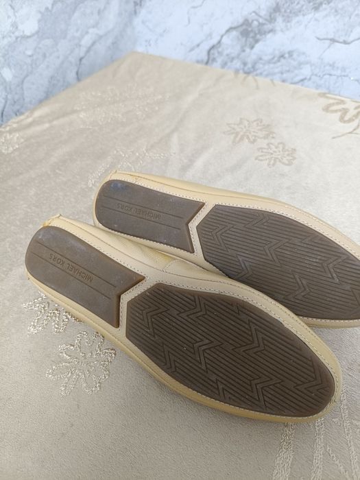 Продам балетки кожанные