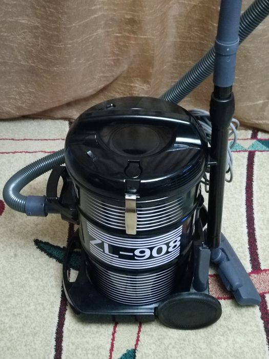Пылесос UAKEEN 2400в