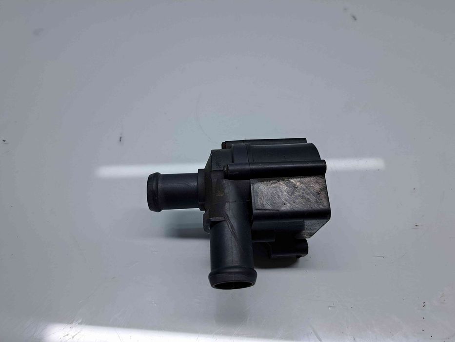Pompa recirculare apa  Volkswagen Golf 7 (5G) [Fabr 2014-prezent] 5Q09
