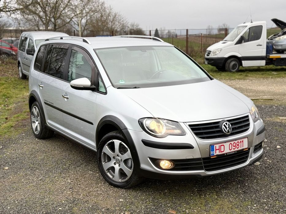 Volkswagen touran cross 1,4 benzină An fab 2010 euro 5 cutie DSG