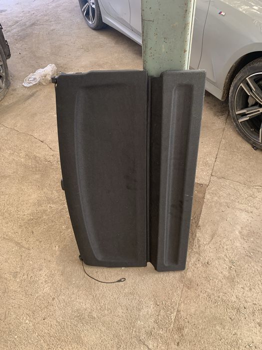 Polita portbagaj bmw x1 e84 se vand impreuna