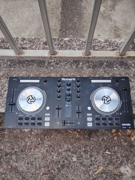 DJ mixser Numark pro 3  .Перфектна ДиДжейконзола