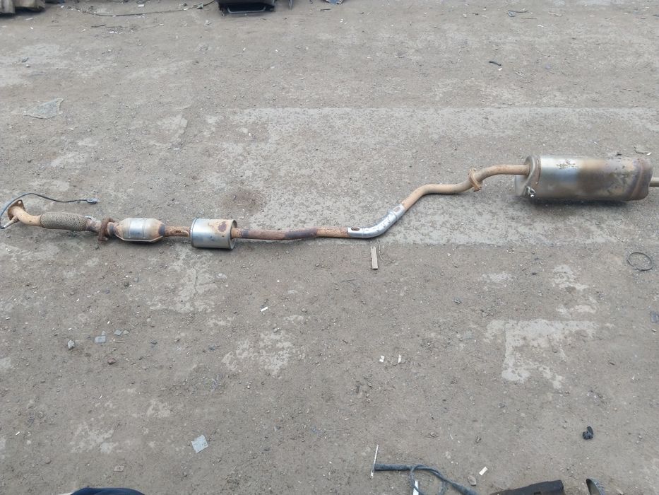 Продам глушитель в сборе на хундай акцент