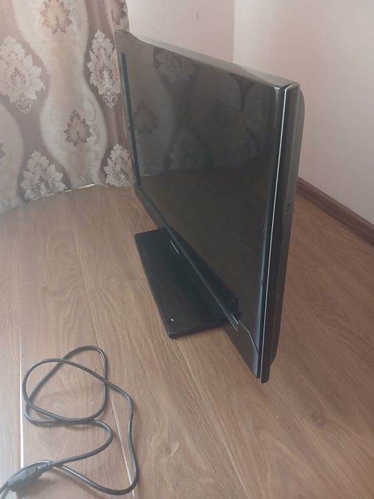 Vând TV  Samsung