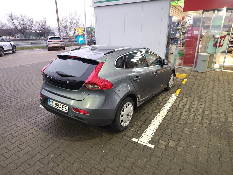 VOLVO V40 2015 — imagine 4