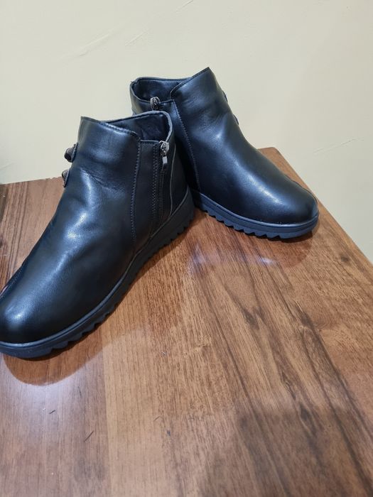 Ayollar qishki etigi