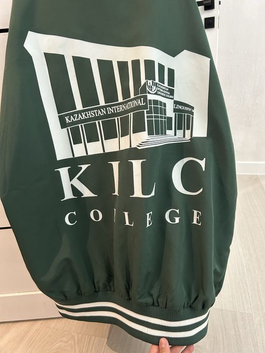 Бомбер………………………….