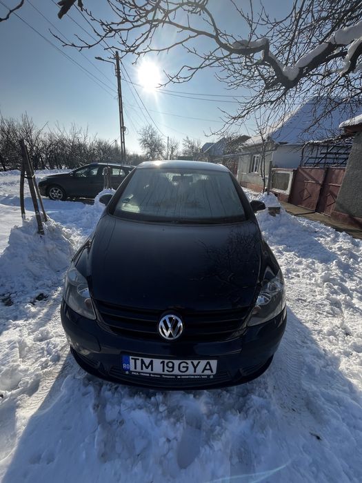 Vând VW Golf V plus benzină
