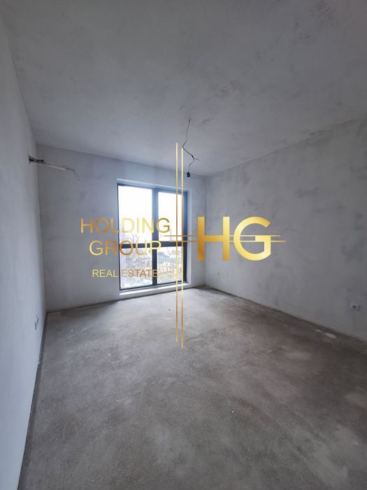 Продава се Тристаен апартамент в Варна, Бриз - 150 кв.м за 2160 €/кв.м - Снимка #1