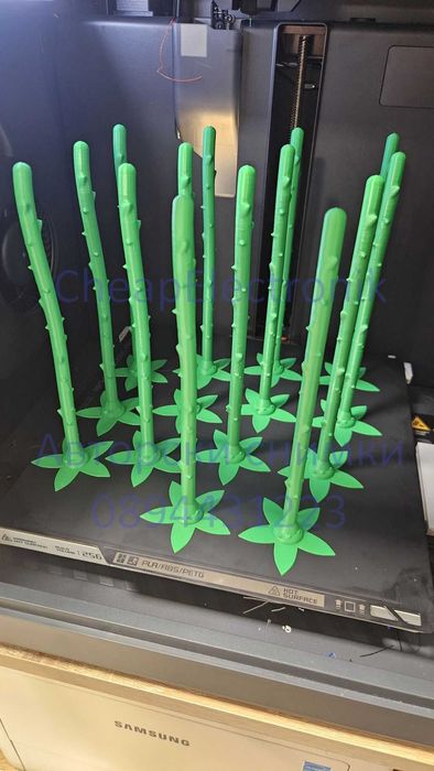 3D принтирани червени рози