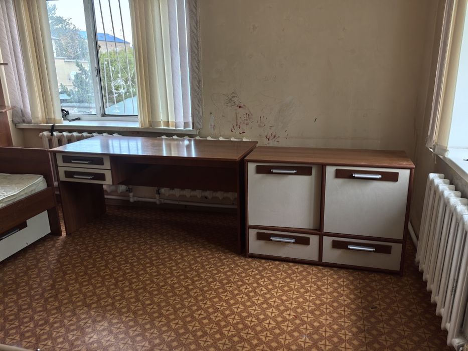 Комнатная детская мебель