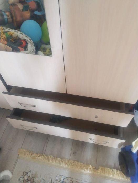 Продам шкаф в нормальном состоянии