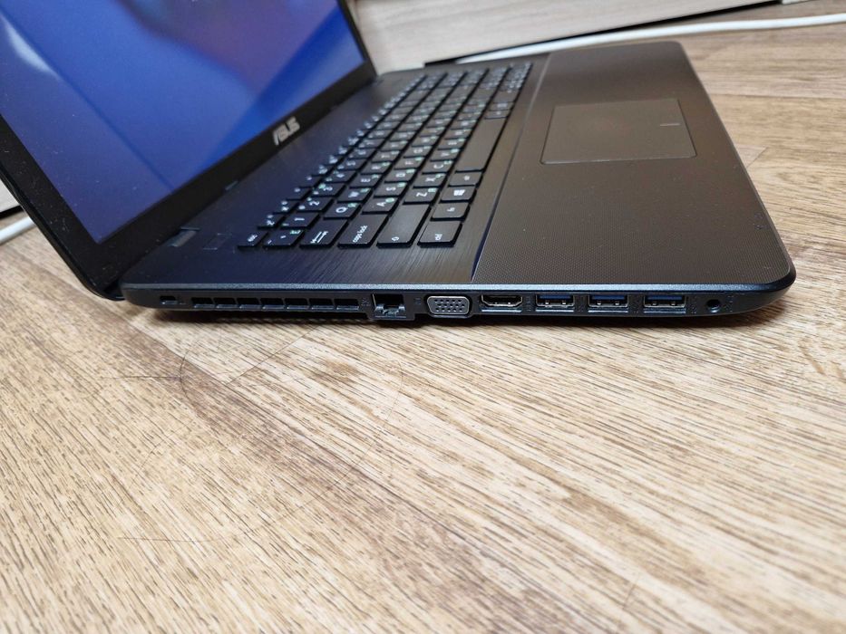 Большой 17д Asus i5-5500U 940m