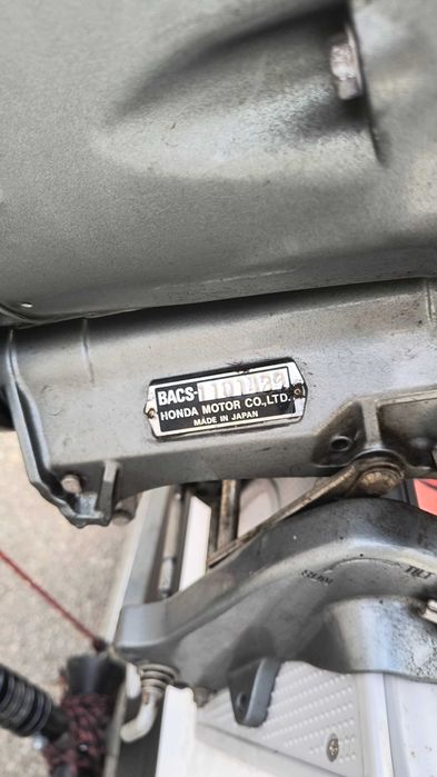 Надуваема лодка Зандер 3,30 с двигател и колесар.